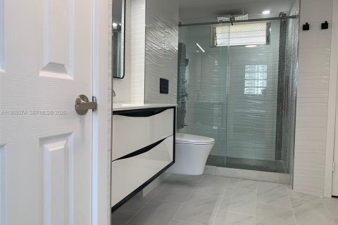 Condominio en venta en Aventura, Florida, 2 dormitorios, 71.72 m2 № 2030197 - foto 17