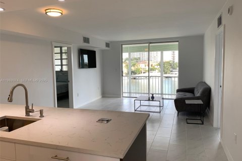 Condominio en venta en Aventura, Florida, 2 dormitorios, 71.72 m2 № 2030197 - foto 9