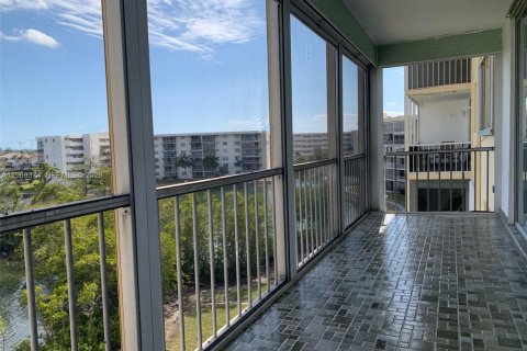 Condominio en venta en Aventura, Florida, 2 dormitorios, 71.72 m2 № 2030197 - foto 25