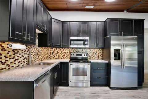 House in Fern Park, Florida 3 bedrooms, 148.36 sq.m. № 1853438 - photo 12