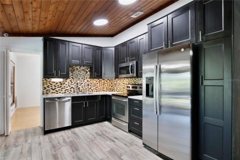 House in Fern Park, Florida 3 bedrooms, 148.36 sq.m. № 1853438 - photo 11