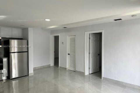 House in Dania Beach, Florida 6 bedrooms, 251.02 sq.m. № 1809794 - photo 29