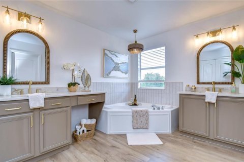 Casa en venta en Tampa, Florida, 6 dormitorios, 316.05 m2 № 1866190 - foto 16