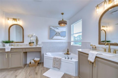 Casa en venta en Tampa, Florida, 6 dormitorios, 316.05 m2 № 1866190 - foto 20