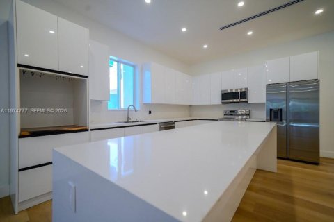 Villa ou maison à louer à Miami, Floride: 4 chambres № 2042730 - photo 8