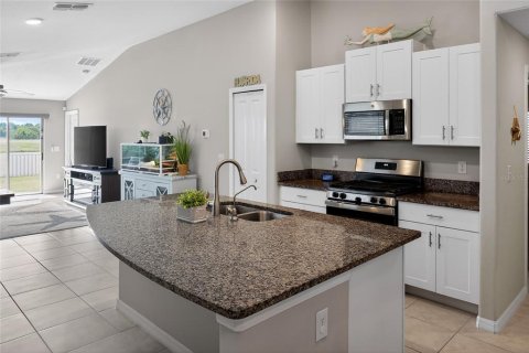 House in BELMONT in Sun City Center, Florida 3 bedrooms, 134.8 sq.m. № 2200719 - photo 8