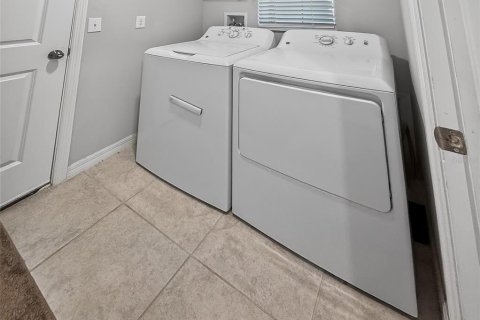 House in BELMONT in Sun City Center, Florida 3 bedrooms, 134.8 sq.m. № 2200719 - photo 22