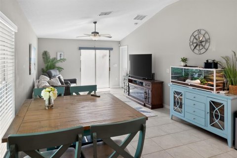 House in BELMONT in Sun City Center, Florida 3 bedrooms, 134.8 sq.m. № 2200719 - photo 12