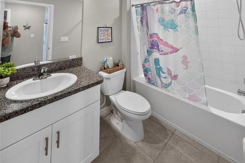 House in BELMONT in Sun City Center, Florida 3 bedrooms, 134.8 sq.m. № 2200719 - photo 21