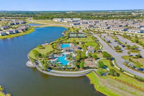 House in BELMONT in Sun City Center, Florida 3 bedrooms, 134.8 sq.m. № 2200719 - photo 25