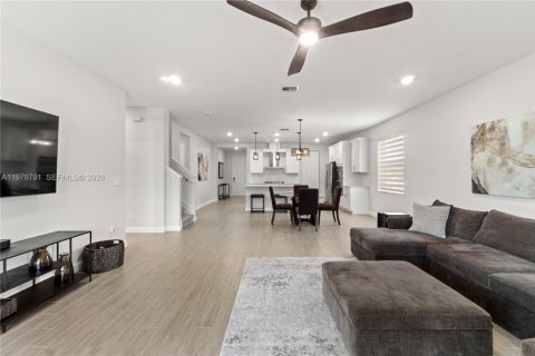 Купить виллу или дом в Локсахатчи-Гроувс, Флорида 5 спален, 309.55м2, № 2044768 - фото 10