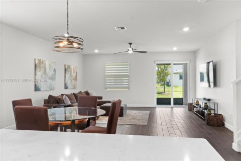 Купить виллу или дом в Локсахатчи-Гроувс, Флорида 5 спален, 309.55м2, № 2044768 - фото 9