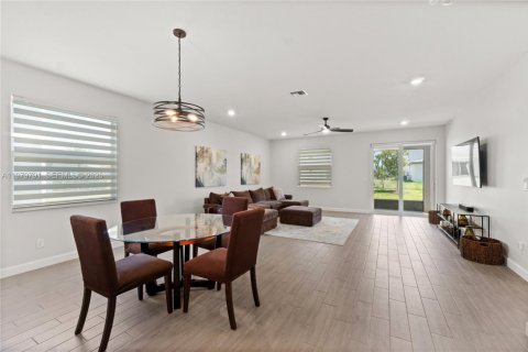 Купить виллу или дом в Локсахатчи-Гроувс, Флорида 5 спален, 309.55м2, № 2044768 - фото 7