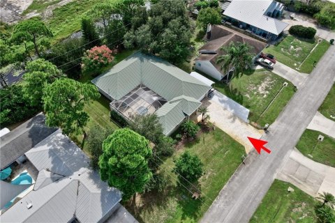 House in Sebastian, Florida 3 bedrooms, 208.75 sq.m. № 2396519 - photo 4