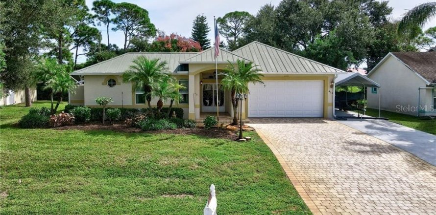 House in Sebastian, Florida 3 bedrooms, 208.75 sq.m. № 2396519