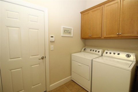 House in Port Charlotte, Florida 2 bedrooms, 144.46 sq.m. № 1759417 - photo 25
