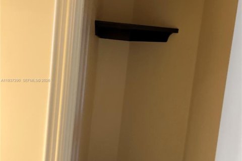 Hôtel, hôtellerie à vendre à Fort Lauderdale, Floride: 1 chambre, 91.97 m2 № 1995143 - photo 15