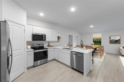 House in Port Charlotte, Florida 4 bedrooms, 147.99 sq.m. № 2198057 - photo 8