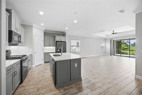 House in Englewood, Florida 3 bedrooms, 168.34 sq.m. № 2304750 - photo 11