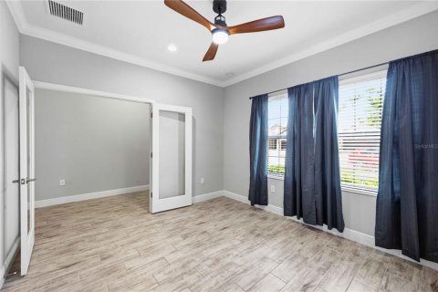 House in Englewood, Florida 3 bedrooms, 168.34 sq.m. № 2304750 - photo 21