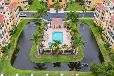 Townhouse in Apollo Beach, Florida 5 bedrooms, 299.33 sq.m. № 2099808 - photo 3