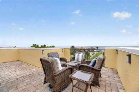 Townhouse in Apollo Beach, Florida 5 bedrooms, 299.33 sq.m. № 2099808 - photo 5
