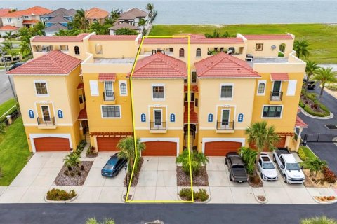 Townhouse in Apollo Beach, Florida 5 bedrooms, 299.33 sq.m. № 2099808 - photo 4