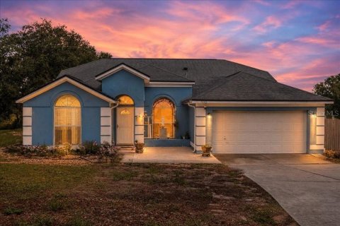 House in Orlando, Florida 4 bedrooms, 192.12 sq.m. № 2210840 - photo 2