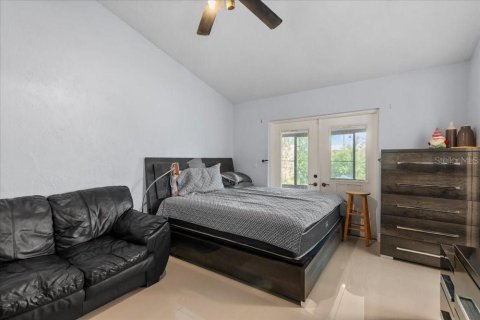 House in Orlando, Florida 4 bedrooms, 192.12 sq.m. № 2210840 - photo 18