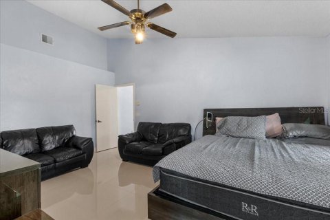 House in Orlando, Florida 4 bedrooms, 192.12 sq.m. № 2210840 - photo 19