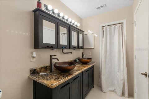 House in Orlando, Florida 4 bedrooms, 192.12 sq.m. № 2210840 - photo 26