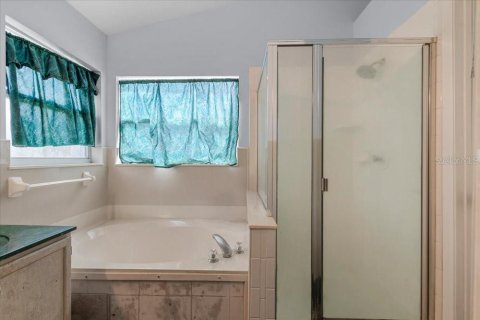 House in Orlando, Florida 4 bedrooms, 192.12 sq.m. № 2210840 - photo 22