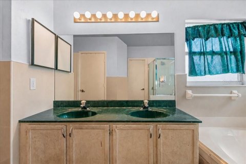 House in Orlando, Florida 4 bedrooms, 192.12 sq.m. № 2210840 - photo 21
