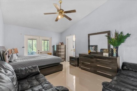 House in Orlando, Florida 4 bedrooms, 192.12 sq.m. № 2210840 - photo 17