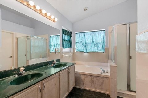 House in Orlando, Florida 4 bedrooms, 192.12 sq.m. № 2210840 - photo 20