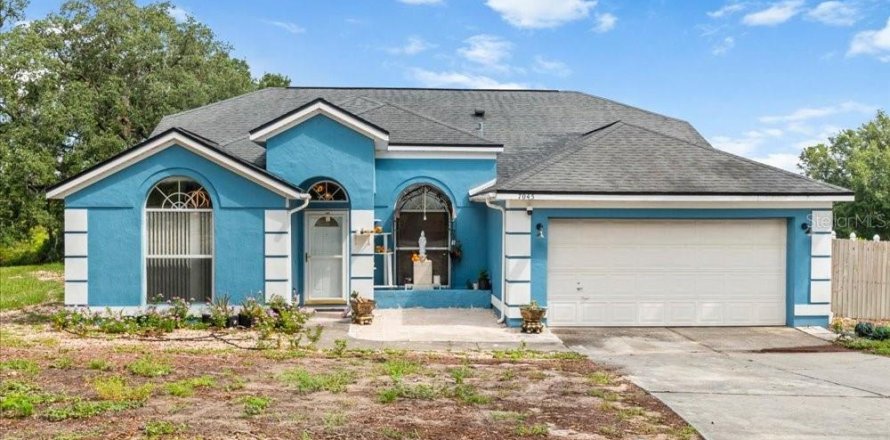House in Orlando, Florida 4 bedrooms, 192.12 sq.m. № 2210840