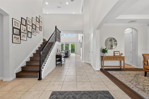 House in Winter Garden, Florida 5 bedrooms, 398.36 sq.m. № 1775372 - photo 2