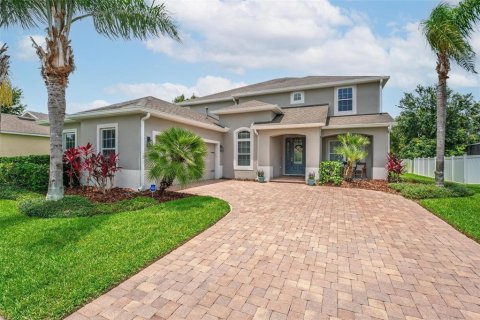 House in Winter Garden, Florida 5 bedrooms, 398.36 sq.m. № 1775372 - photo 1
