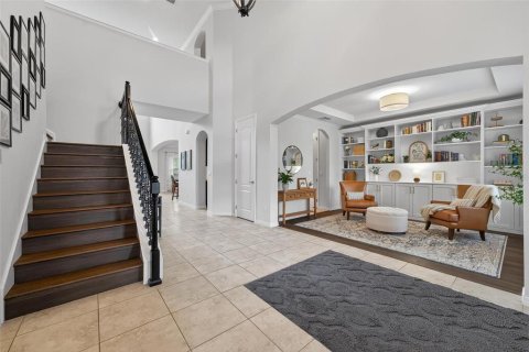 House in Winter Garden, Florida 5 bedrooms, 398.36 sq.m. № 1775372 - photo 5