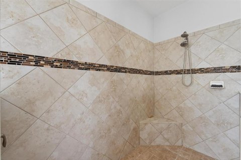House in Winter Garden, Florida 5 bedrooms, 398.36 sq.m. № 1775372 - photo 26
