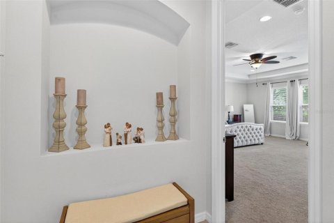 House in Winter Garden, Florida 5 bedrooms, 398.36 sq.m. № 1775372 - photo 19
