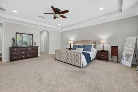 House in Winter Garden, Florida 5 bedrooms, 398.36 sq.m. № 1775372 - photo 21