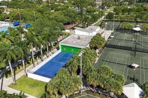 Copropriété à vendre à Miami Beach, Floride: 2 chambres, 82.68 m2 № 2415894 - photo 23