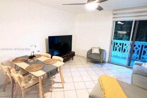 Copropriété à vendre à Miami Beach, Floride: 2 chambres, 82.68 m2 № 2415894 - photo 3