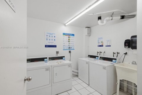 Copropriété à vendre à Miami Beach, Floride: 2 chambres, 82.68 m2 № 2415894 - photo 30