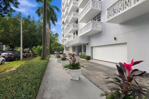 Copropriété à vendre à Miami Beach, Floride: 2 chambres, 82.68 m2 № 2415894 - photo 27