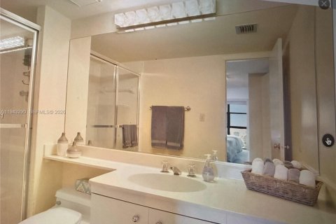 Copropriété à vendre à Miami, Floride: 2 chambres, 141.21 m2 № 1999561 - photo 16