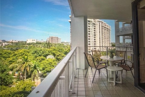 Copropriété à vendre à Miami, Floride: 2 chambres, 141.21 m2 № 1999561 - photo 3