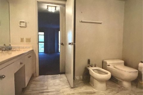 Copropriété à vendre à Miami, Floride: 2 chambres, 141.21 m2 № 1999561 - photo 6