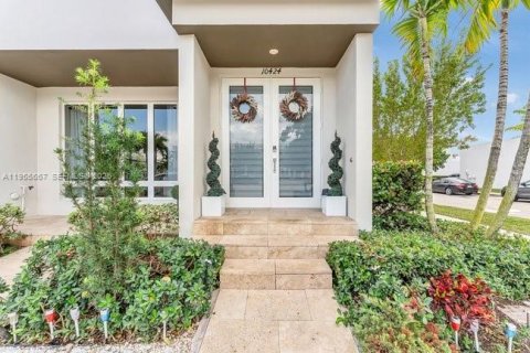 Таунхаус в LANDMARK в Дорал, Флорида 4 спальни, 215.25м2 № 2010793